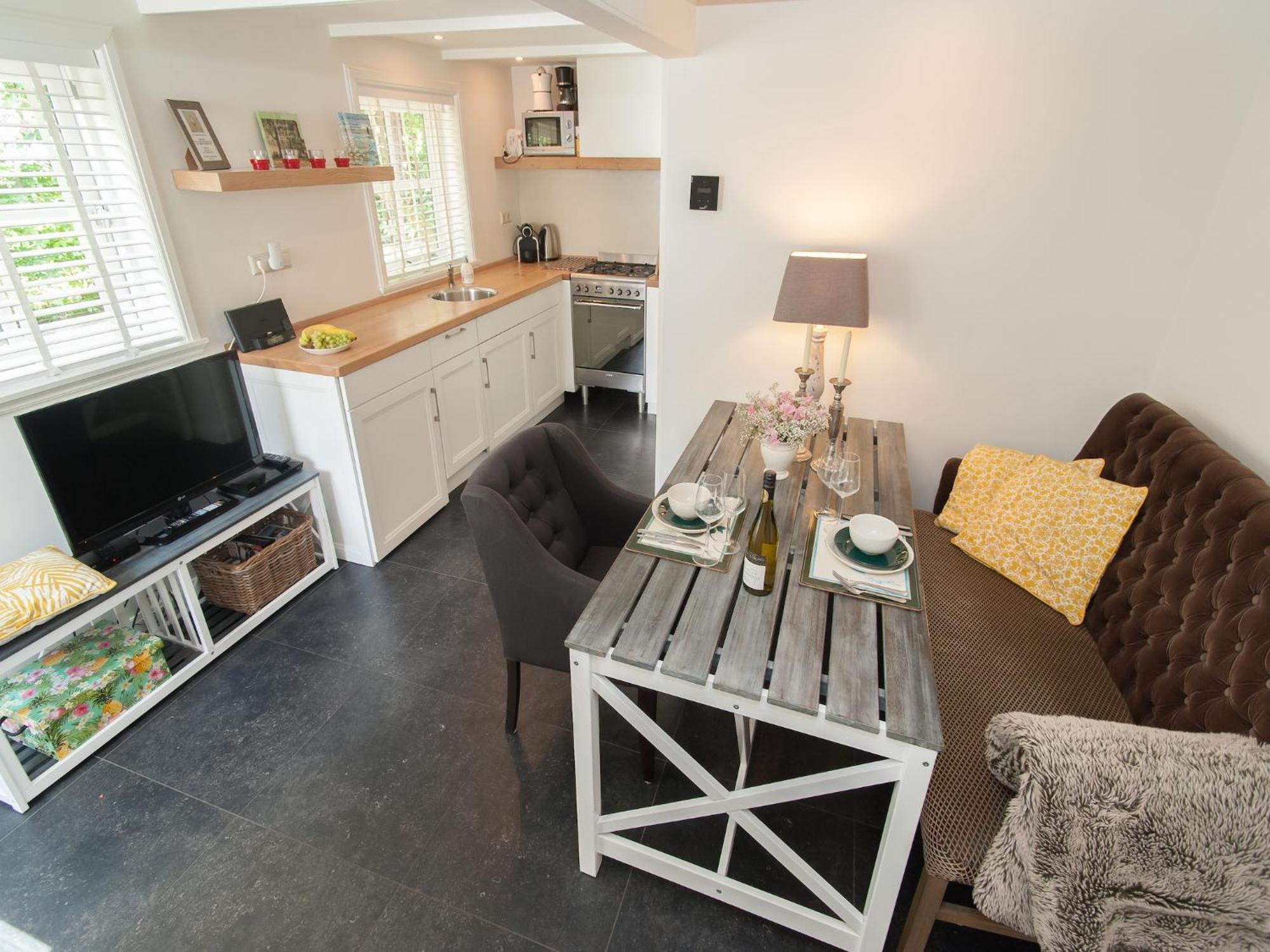 Pleasing Holiday Home In Schoorl With Patio Екстериор снимка