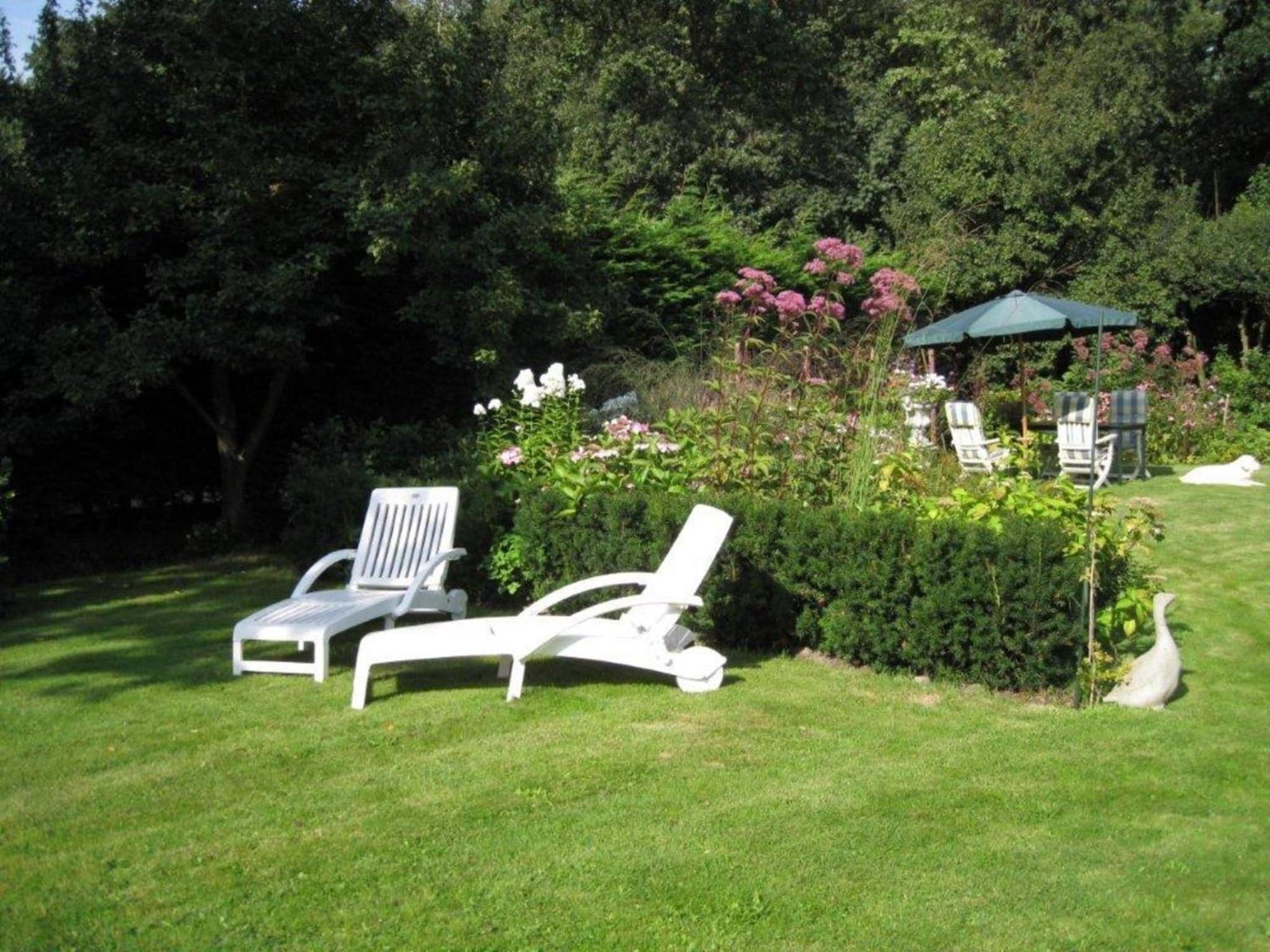 Pleasing Holiday Home In Schoorl With Patio Екстериор снимка