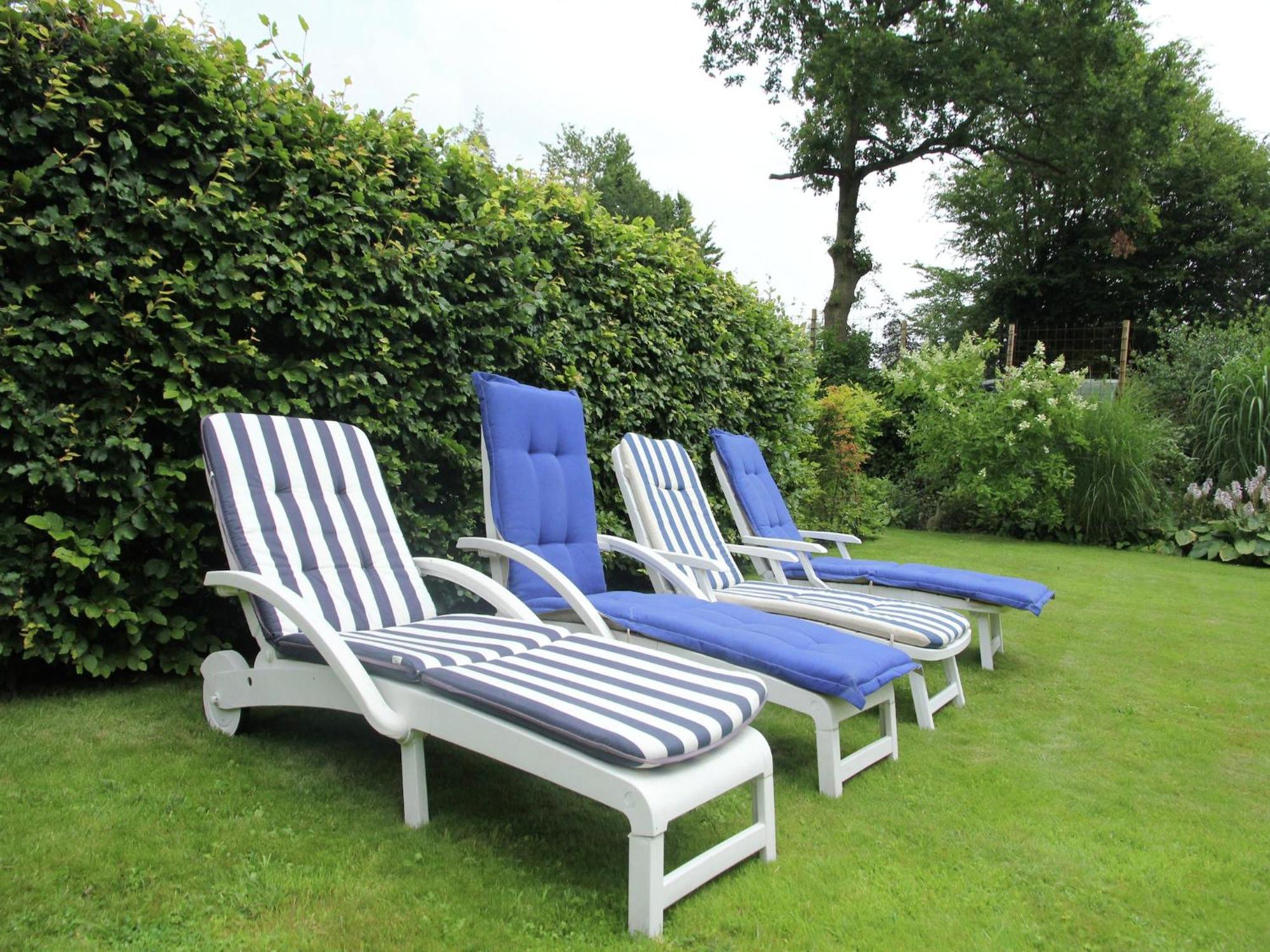 Pleasing Holiday Home In Schoorl With Patio Екстериор снимка