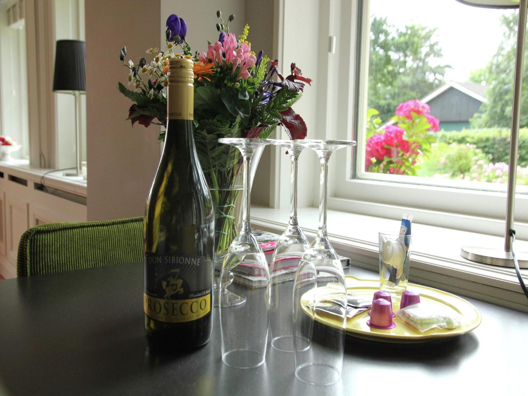 Pleasing Holiday Home In Schoorl With Patio Екстериор снимка